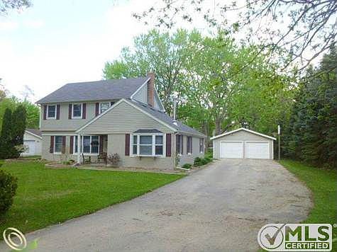 5 Bedroom Colonial! Half Acre Lo