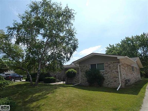 2nd image of 35550 Cecil Ct