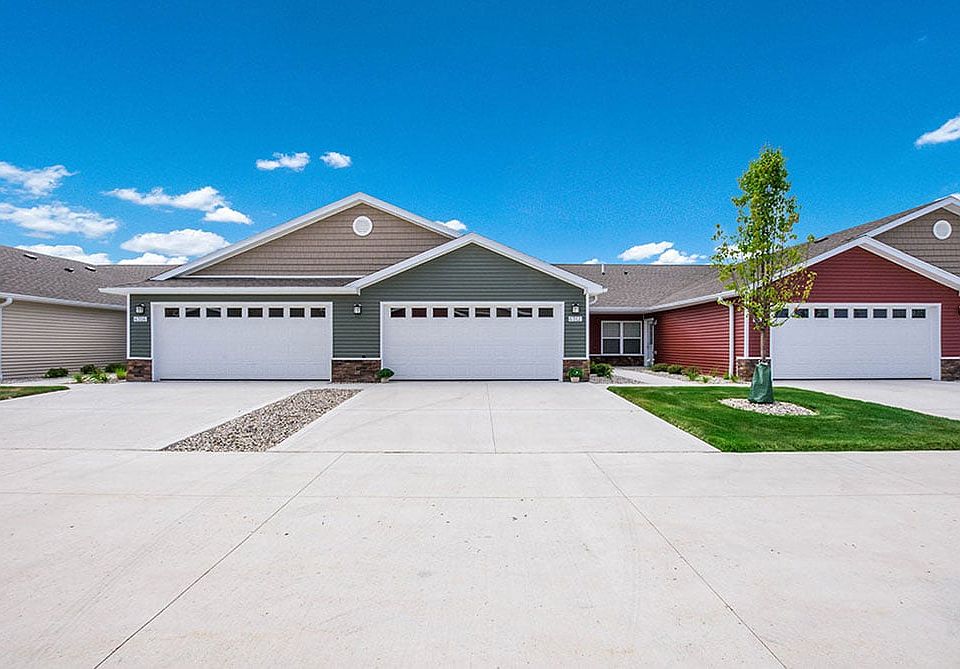 Apartments with Attached Garages