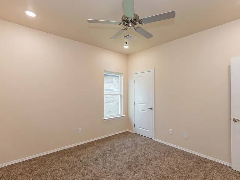 7602 Beck Dr — Photo 12