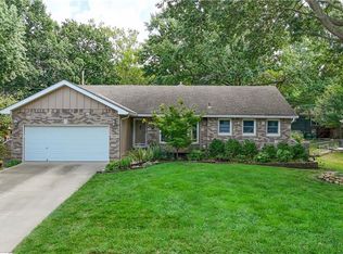 10015 Rosehill Rd, Lenexa, KS 66215