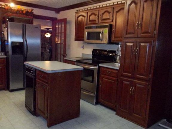5th image of 700 McLeod Ln