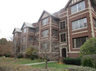 805 W Church St APT 11, Champaign, IL 61820