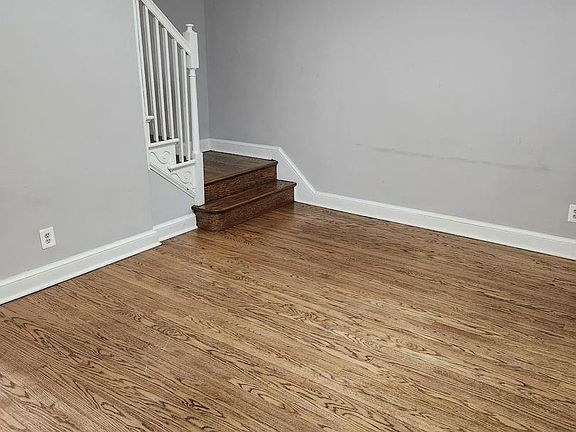 4th image of 1702 Lang Pl NE