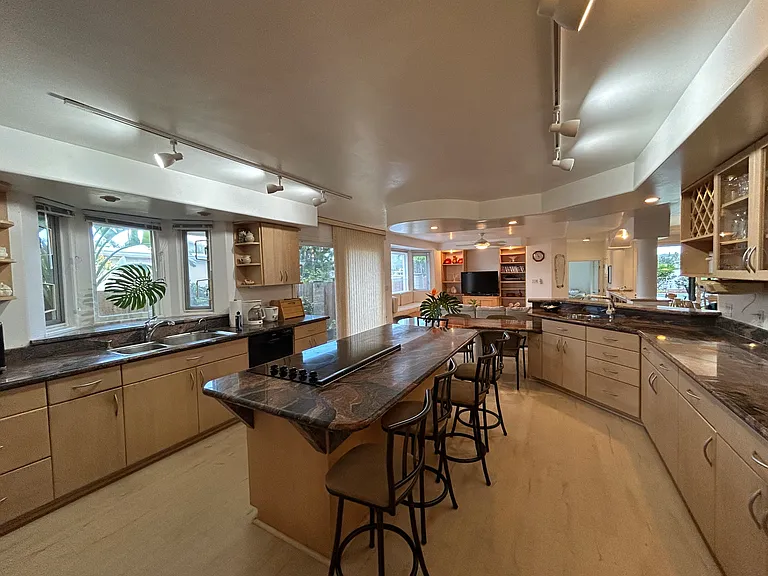 Hamakua Dr — Photo 12