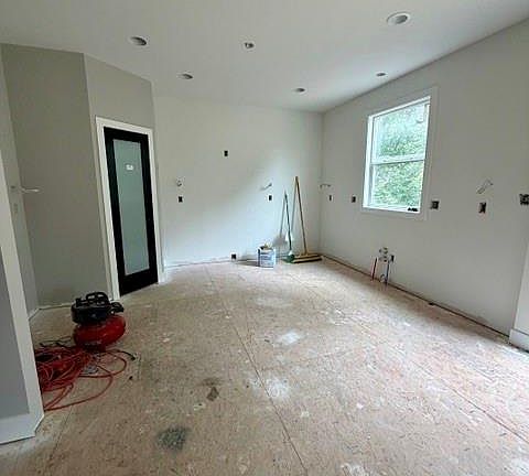 4th image of 1111 N Belvidere Ave
