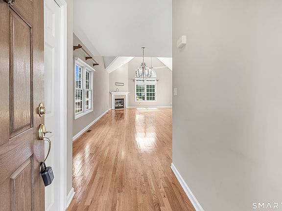 2nd image of 18 Wicklow Lane