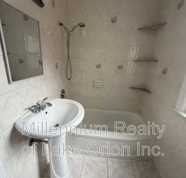 6010 Hartwell St — Photo 8