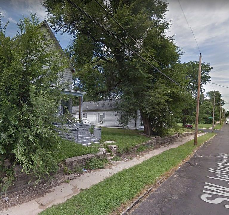 2nd image of 3215 SW Jefferson Ave