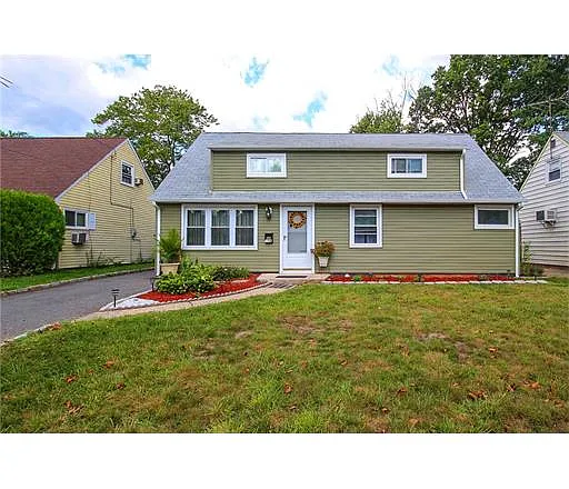 108 Homes Park Ave photo 1