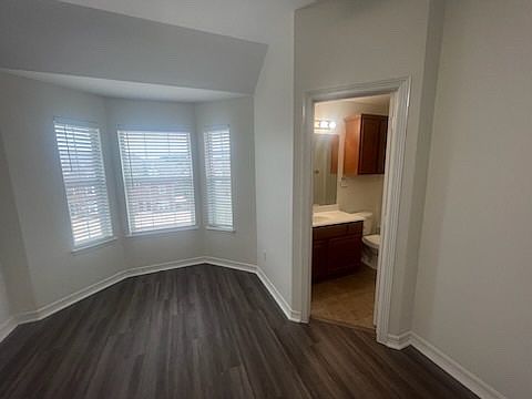 3rd image of 305 Holleman Dr #302