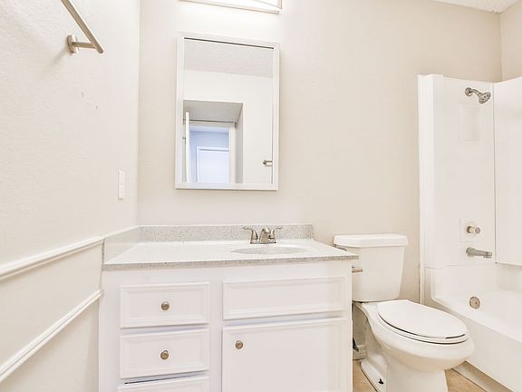 3rd image of 5202 Kenosha Ave #1