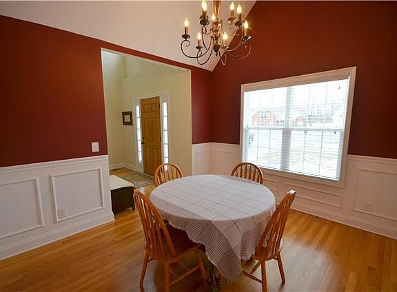 5th image of 728 Richards Dr