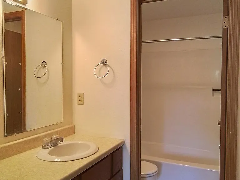 719 S Church Ave #13 — Photo 6
