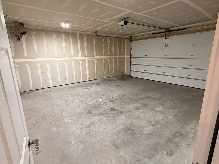 205 Wooden Shoe Ln — Photo 4