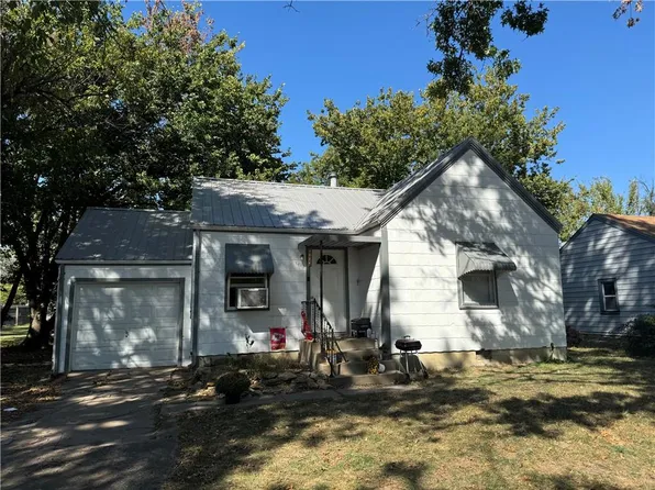 3019 Redwood Ave, Parsons, KS 67357