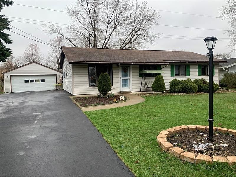 1st image of 429 Sussex Dr