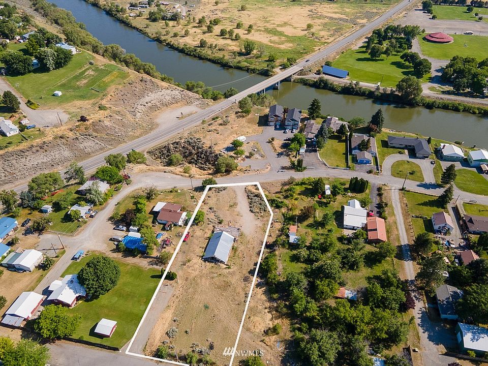 713 E Dewberry Ave, Omak, WA 98841 MLS NWM1972345 Zillow