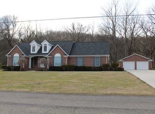 1058 Clark Cir, Celina, TN 38551