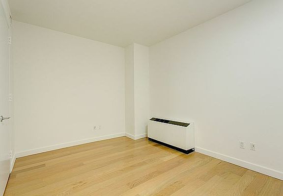 4th image of 37 Wall St APT 9D