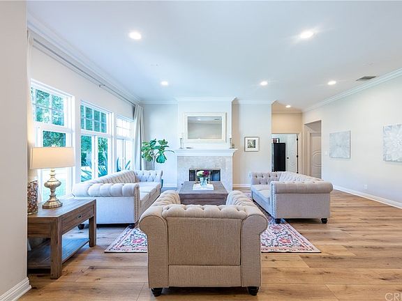 5th image of 5112 Dumont Pl