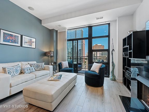 3rd image of 101 W Superior St APT 1203