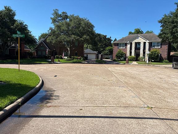 4th image of 7807 Capri Cir