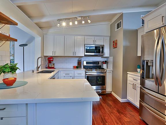 5th image of 793 Lakemuir Dr