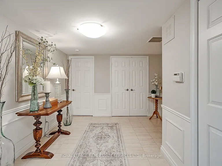 100 Lakeshore Rd E #805 — Photo 5