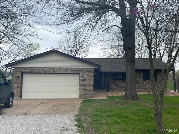 5826 Grandview Ter, Waterloo, IL 62298