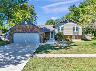 2001 N Burning Tree Rd, Derby, KS 67037