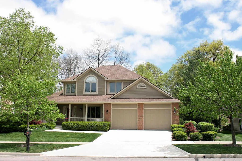 470 Palm Dr photo 1