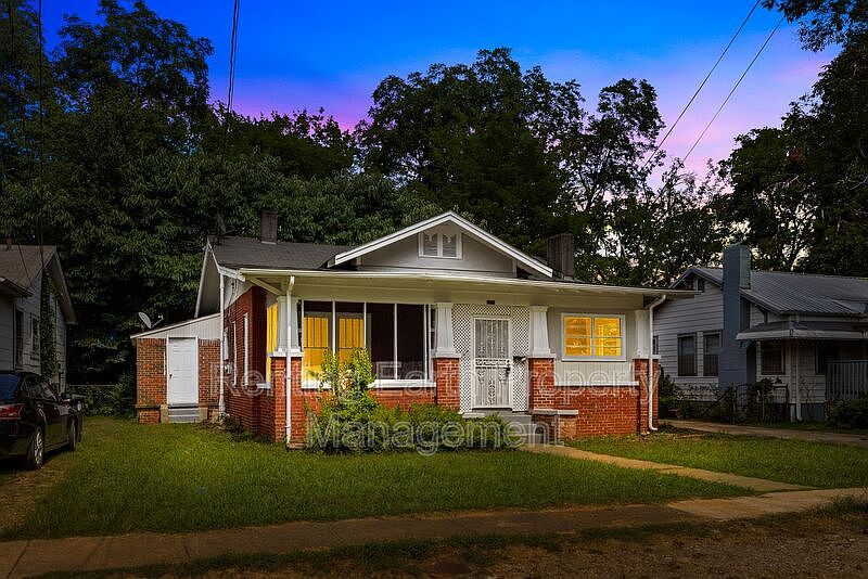 1st image of 1319 18th Way SW