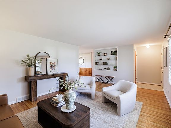5th image of 19 Berna Ln