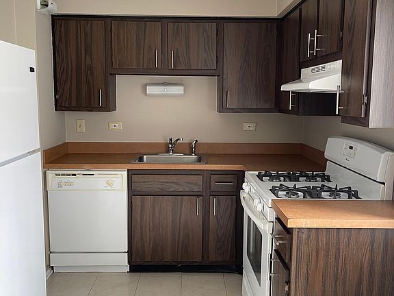 3rd image of 9965 Franchesca Ct APT 1B