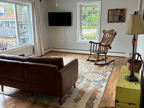4th image of 2 Lawrence Ln #B