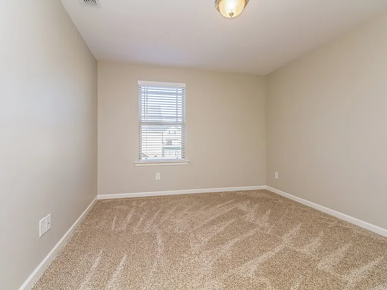 8005 Lakota Ct — Photo 13