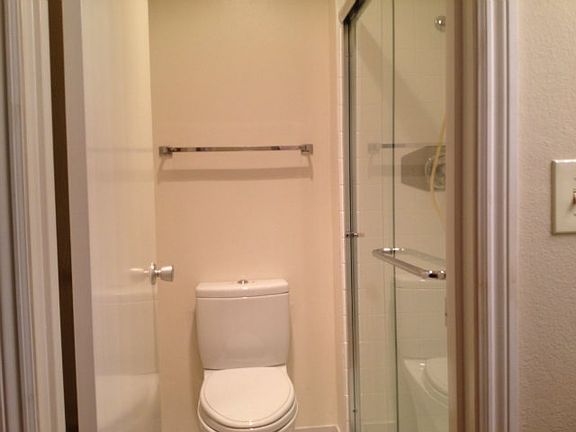 4th image of 990 Kiely Blvd Unit D
