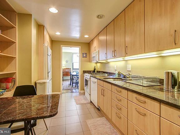 4th image of 4620 N Park Ave APT 604E