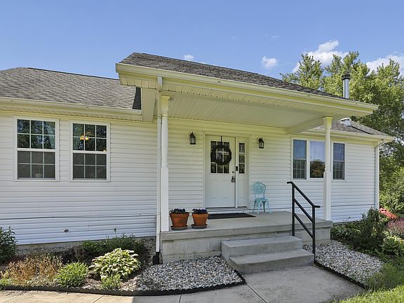3rd image of 7786 Cody Rd