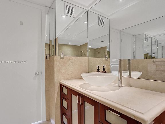 5th image of 1111 Crandon Blvd APT A302