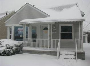 422 Capitol Ave, Lincoln Park, MI 48146