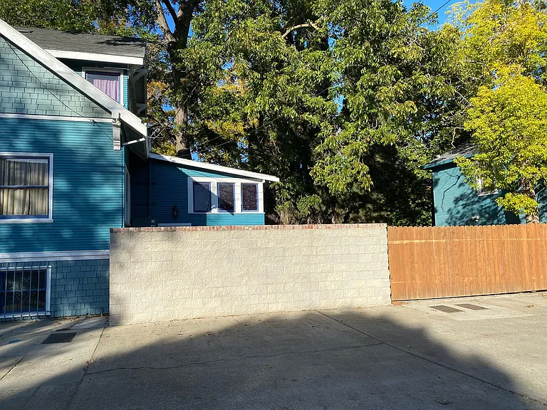 715 30th St — Photo 27