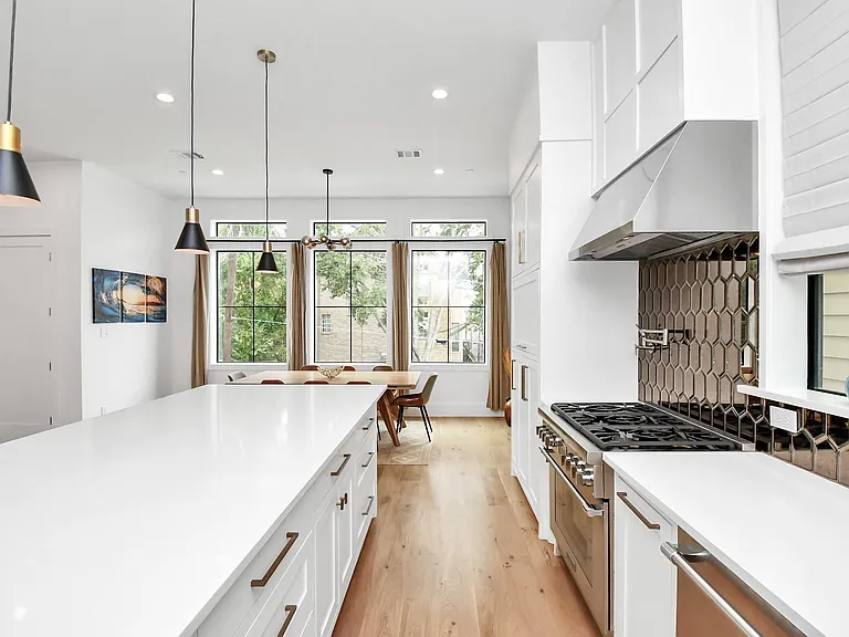 2303 Yupon St — Photo 24