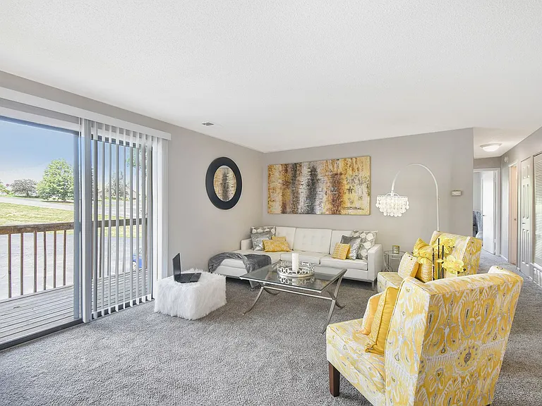 Bellevue Hills Apartment Homes — Photo 38