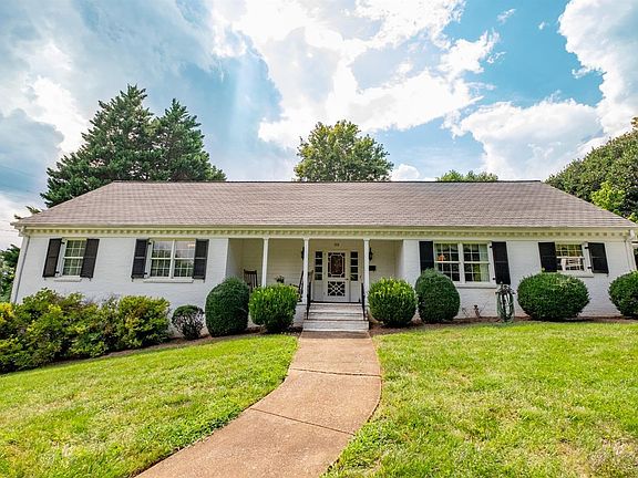 3rd image of 99 Colonial Ct