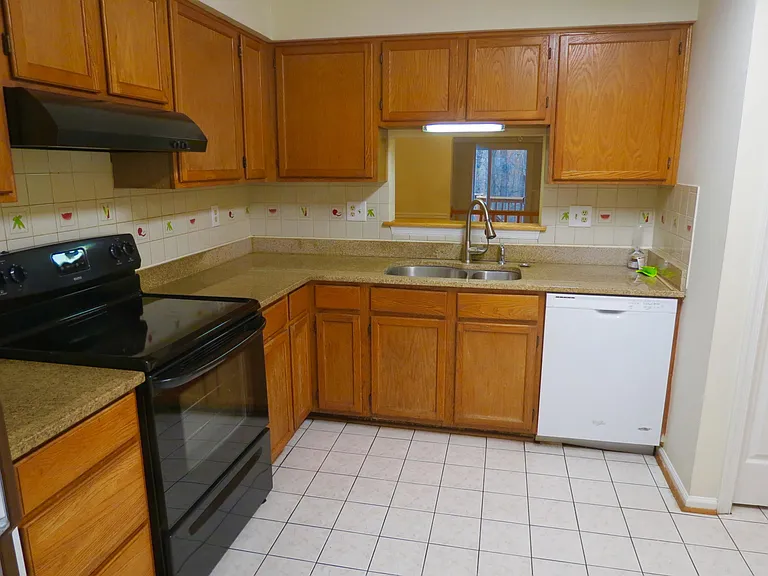 13671 Cedar Creek Ln — Photo 14