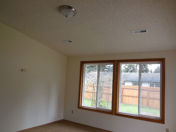 5th image of 322 189th Street Ct E