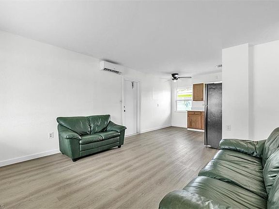 5th image of 2423 Jeffcott St