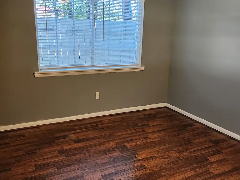 Plantation Oaks — Photo 30